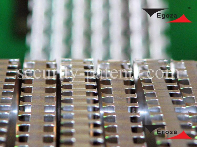 Technologie et staple pour de bande barbelée Technologie et staple pour la production de bande barbelée